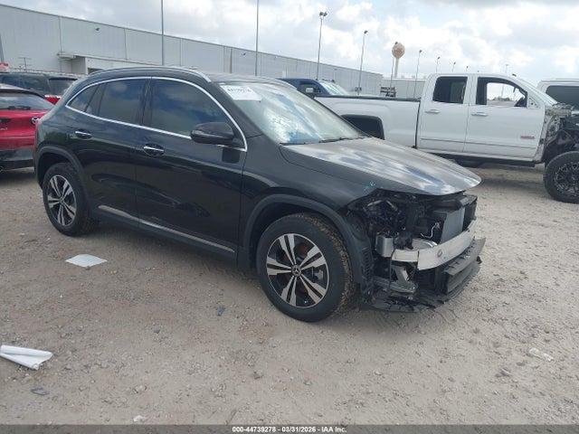 Salvage Mercedes-Benz GLA Image