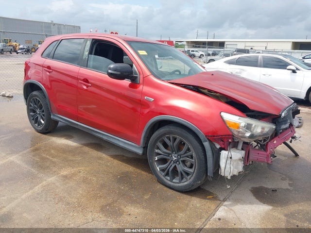 Salvage Mitsubishi Outlander Image