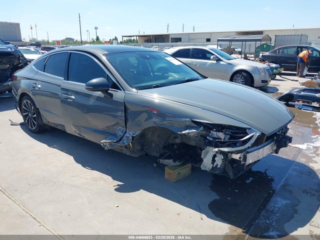 Salvage Hyundai SONATA Image