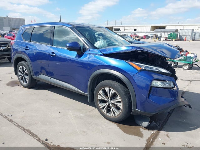 Salvage Nissan Rogue Image