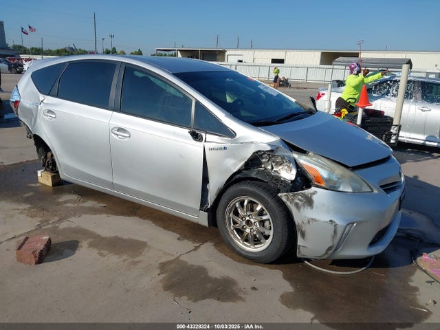 Salvage Toyota Prius v Image