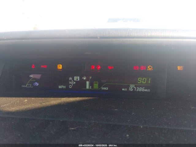 Toyota Prius v Three
