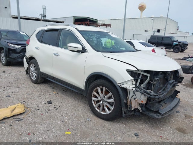 Salvage Nissan Rogue Image