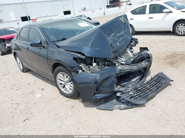 Salvage Toyota Camry Image