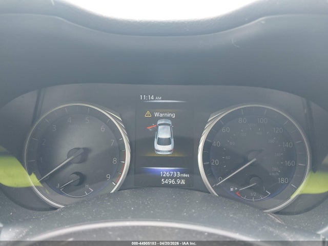 INFINITI Q50 Premium