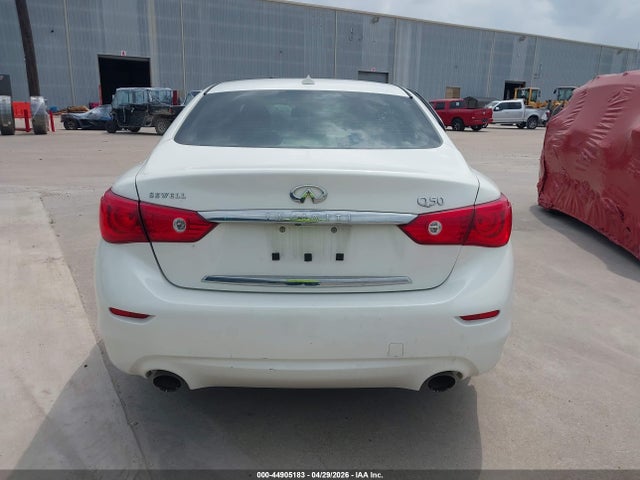 INFINITI Q50 Premium