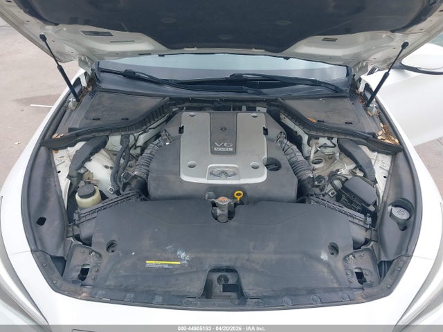 INFINITI Q50 Premium
