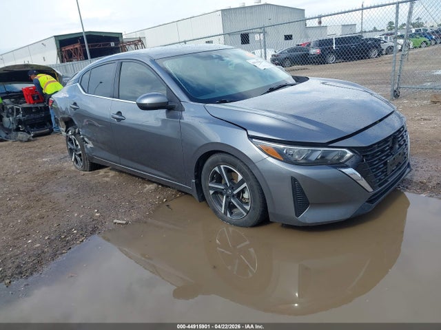 Salvage Nissan Sentra Image