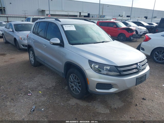 Salvage Volkswagen Tiguan Image