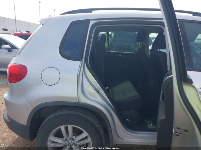 Volkswagen Tiguan S