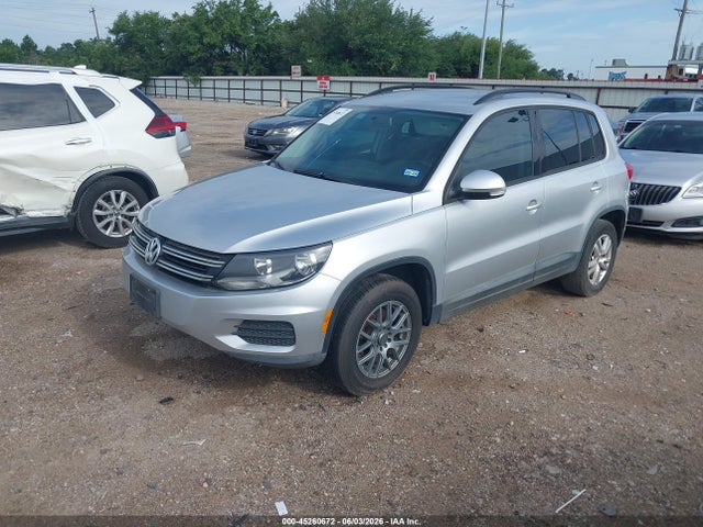 Volkswagen Tiguan S