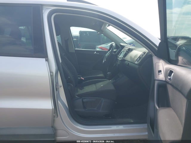 Volkswagen Tiguan S