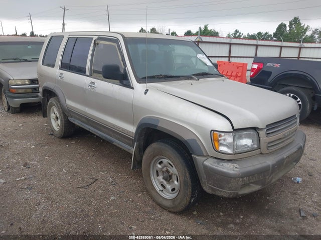 Salvage Isuzu Trooper Image