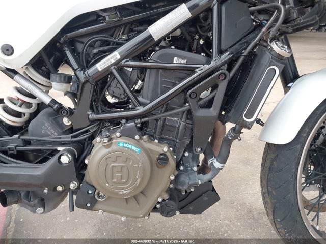Husqvarna Vitpilen 401 Svartpilen 401