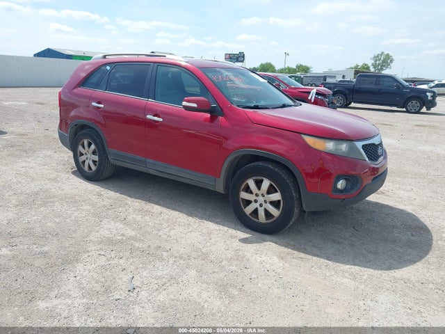 Salvage Kia Sorento Image