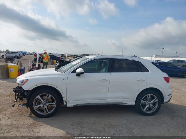 Audi Q3 2.0t S Line Premium