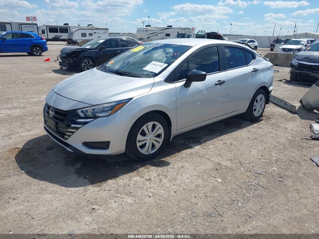 Nissan Versa 1.6 S