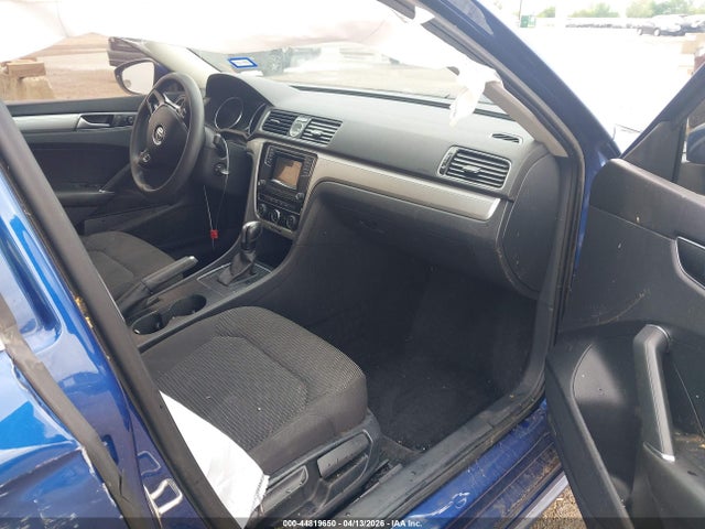 Volkswagen Passat 1.8t S