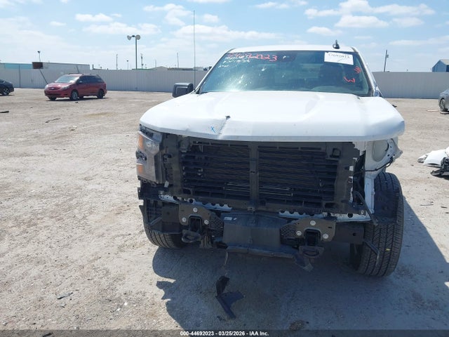 Chevrolet Silverado 1500 2wd  Short Bed Custom