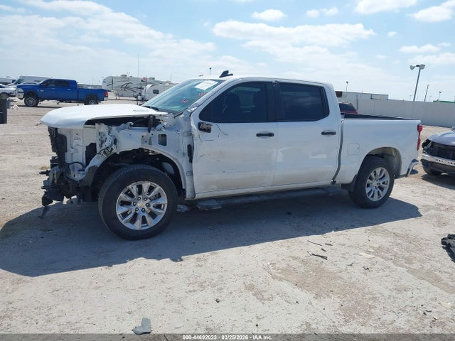 Chevrolet Silverado 1500 2wd  Short Bed Custom