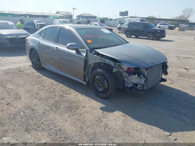Salvage Toyota Camry Image