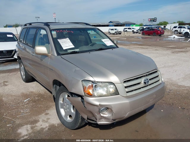 Salvage Toyota Highlander Image