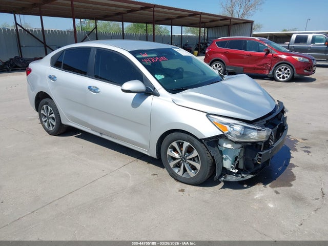 Salvage Kia Rio Image