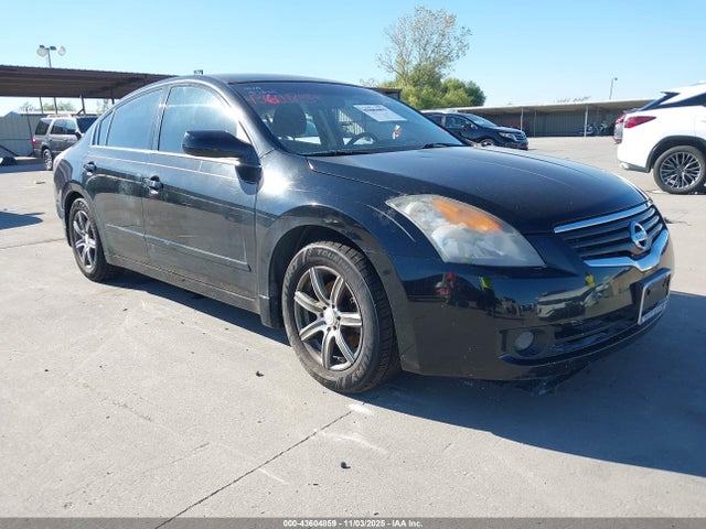 Salvage Nissan Altima Image