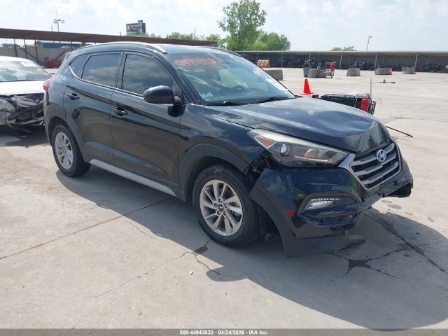 Salvage Hyundai TUCSON Image
