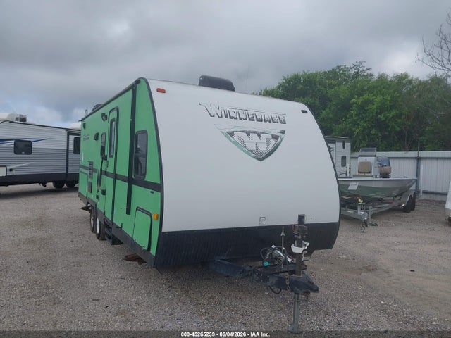 Salvage Winnebago Trailer Image