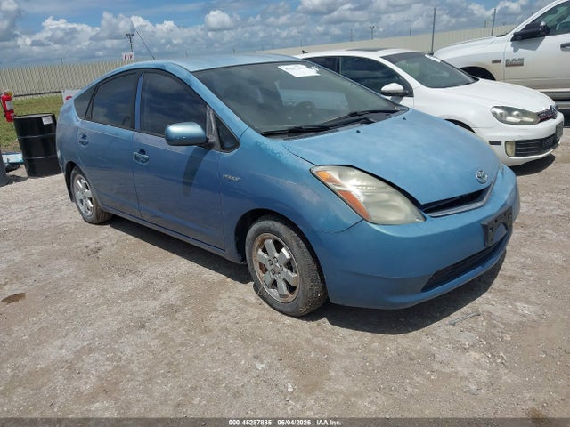 Salvage Toyota Prius Image