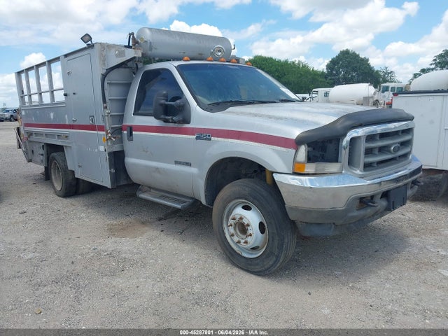 Salvage Ford F-450 Image