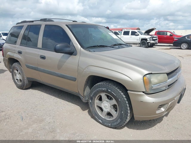 Salvage Chevrolet Trailblazer Image