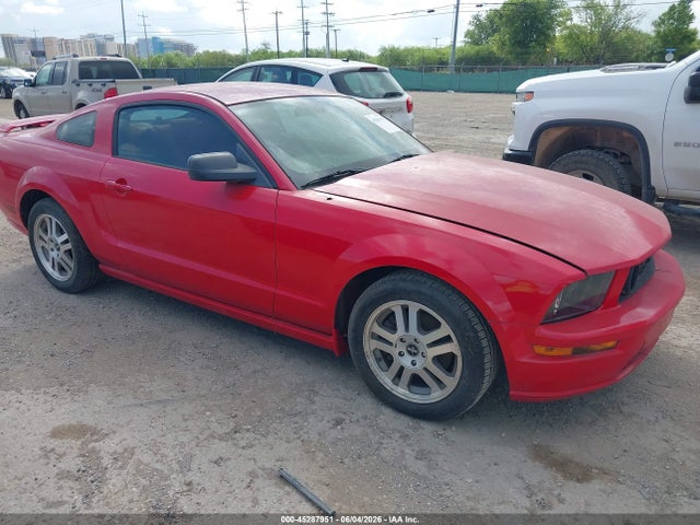 Salvage Ford Mustang Image