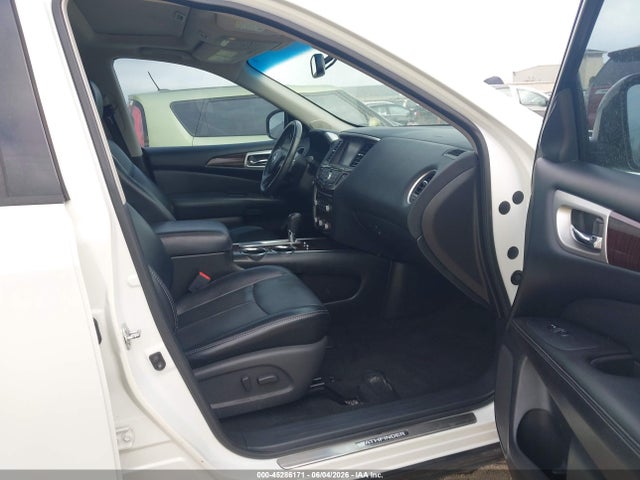 Nissan Pathfinder Platinum