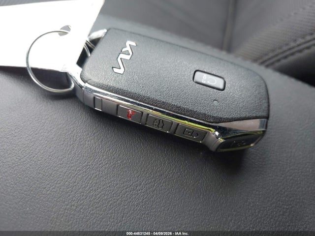 Kia K5 Lxs