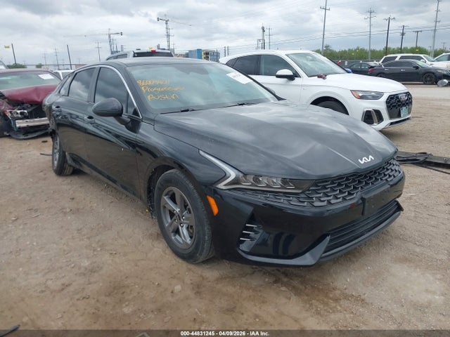 Salvage Kia K5 Image