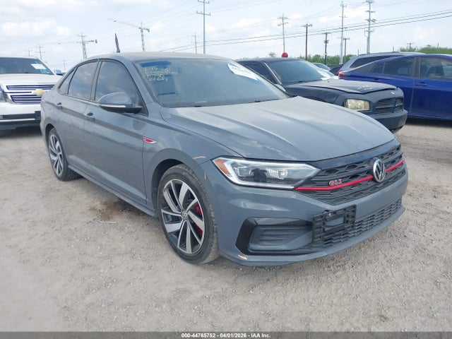 Salvage Volkswagen Jetta Image