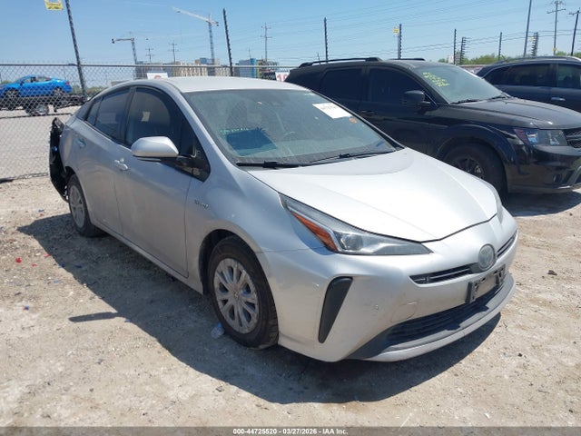 Salvage Toyota Prius Image