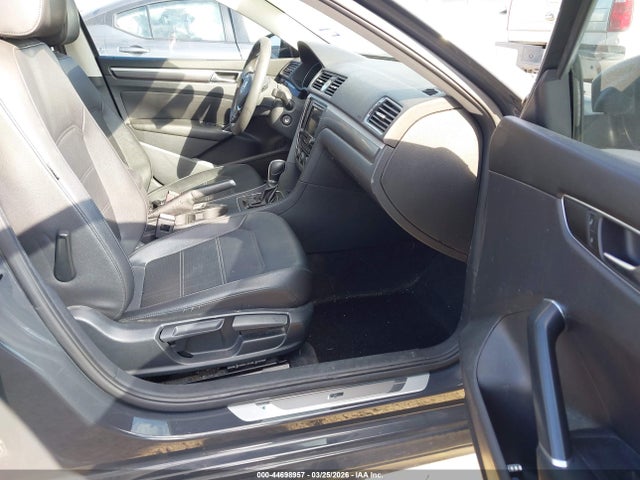 Volkswagen Passat 1.8t R-line