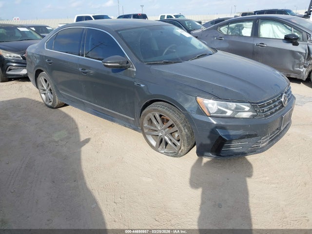 Salvage Volkswagen Passat Image