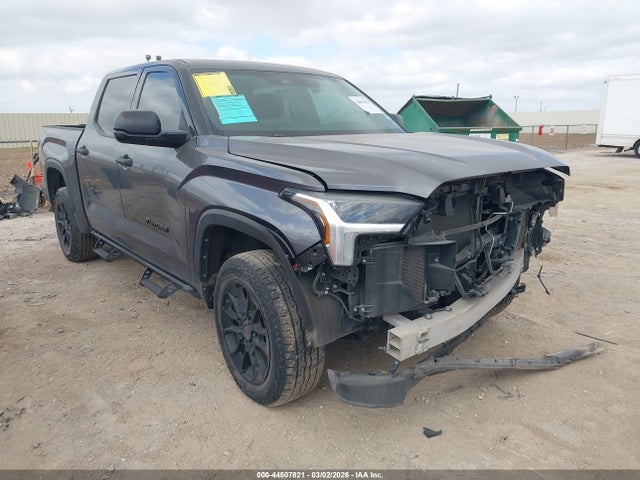 Salvage Toyota Tundra Image