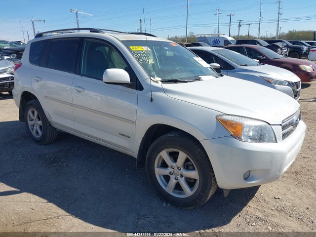 Salvage Toyota RAV4 Image