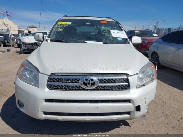 Toyota RAV4 Limited V6