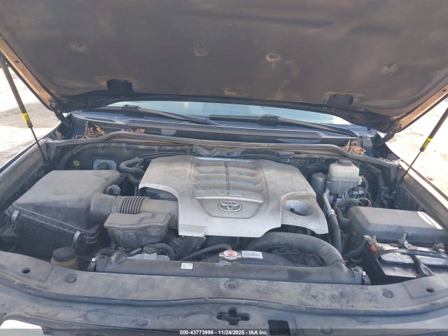 Toyota Land Cruiser V8