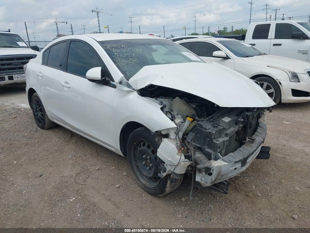 Salvage Mazda Mazda3 Image
