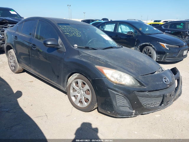 Salvage Mazda Mazda3 Image