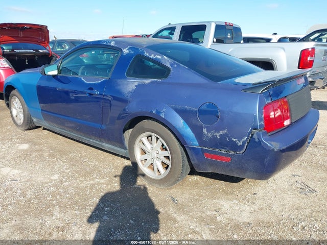Ford Mustang V6 Deluxe