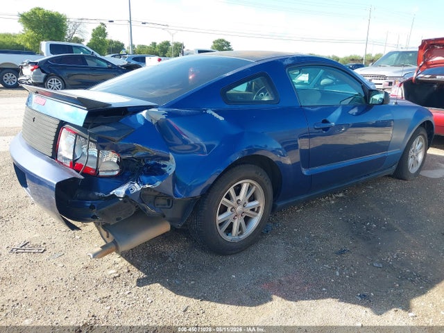 Ford Mustang V6 Deluxe