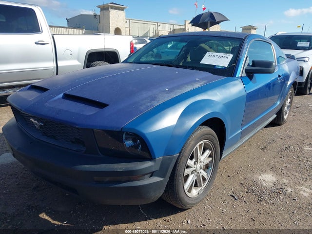 Ford Mustang V6 Deluxe